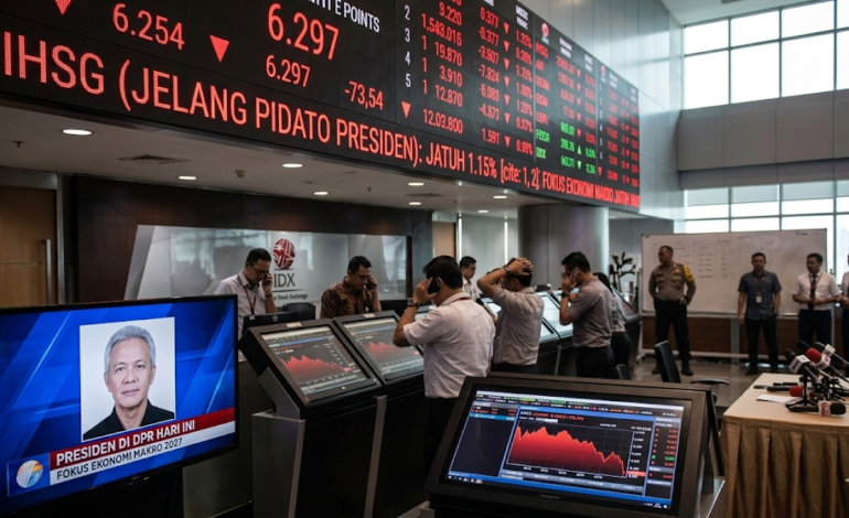 IHSG Dibuka Anjlok 1,15 Persen Jelang Pidato Prabowo di DPR