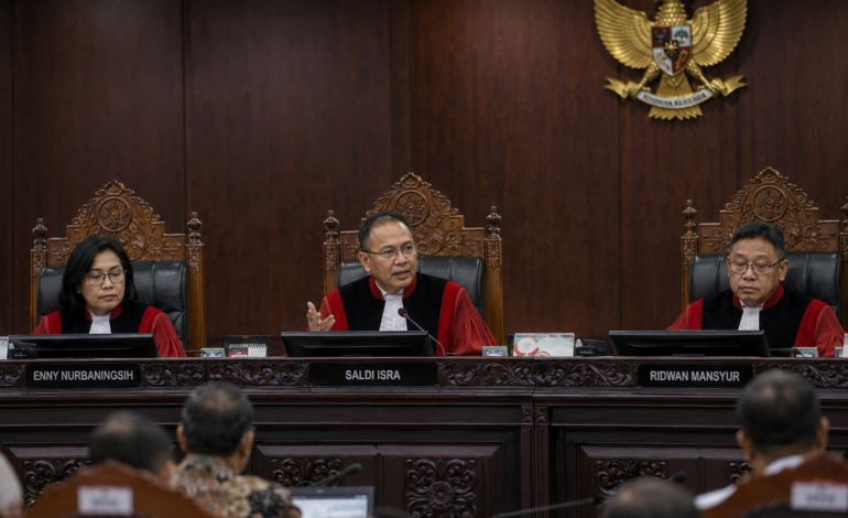 Hakim MK Desak Operator Seluler Cari Solusi Kuota Internet Hangus