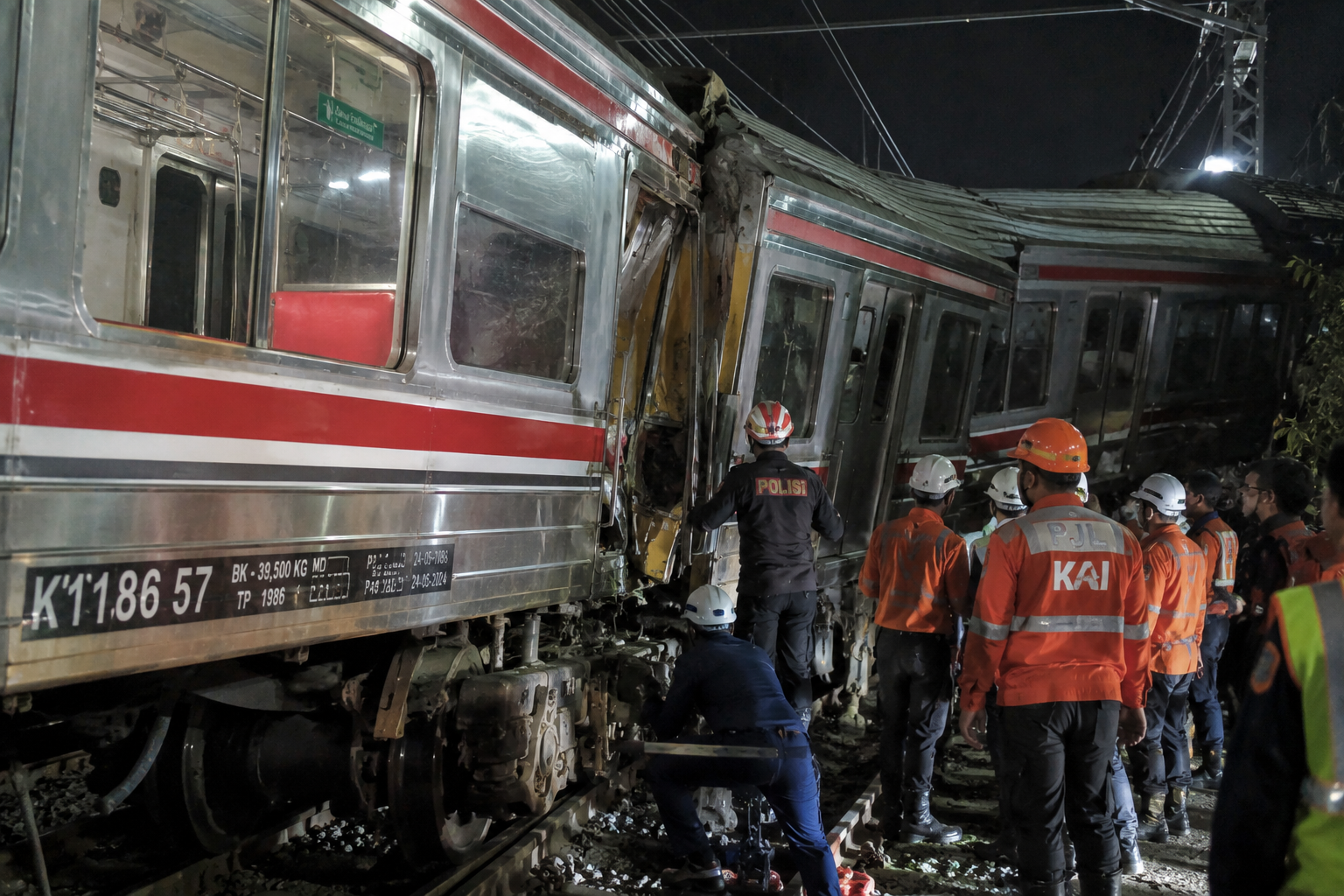 Menhub Sebut Lima Korban Tabrakan Kereta Bekasi Timur Masih Dirawat