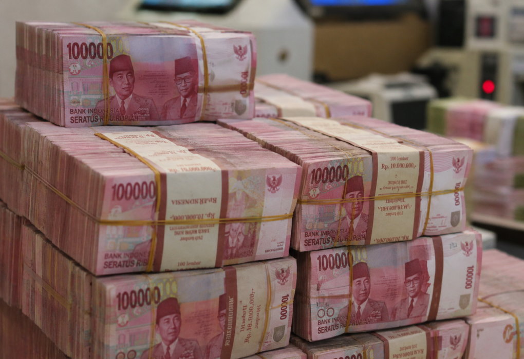 Rupiah Ditutup Melemah ke Rp17.970, Investor Tunggu Data Ekonomi