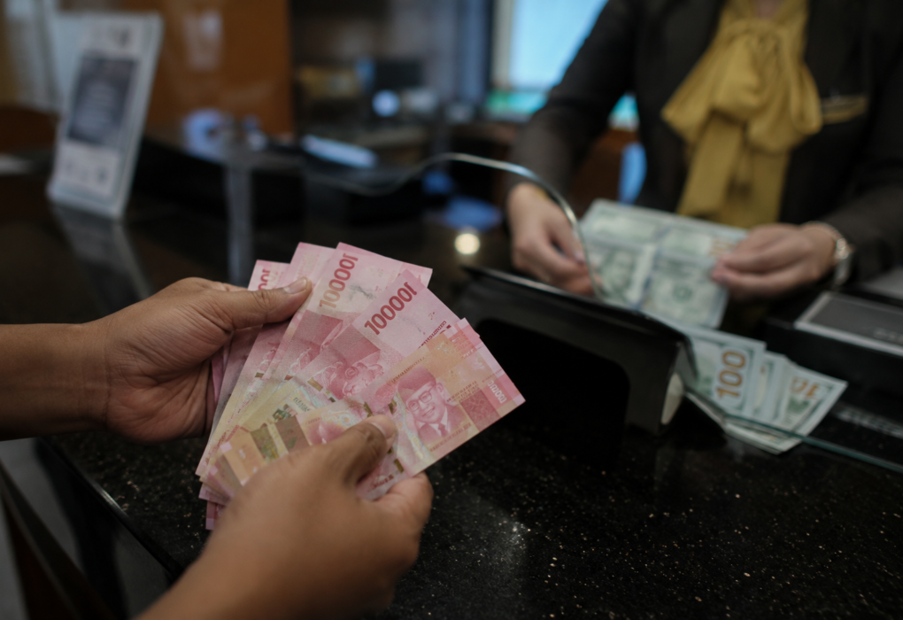 Rupiah Berpotensi Tembus Rp18 Ribu per Dolar AS, Beban Utang Valas Diprediksi Membengkak