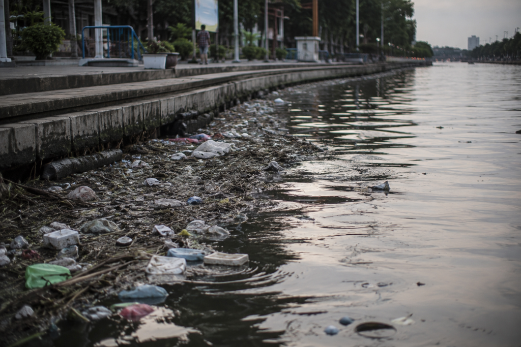 Surabaya Jadi Percontohan Nasional dalam Upaya Kurangi Sampah Plastik ke Laut