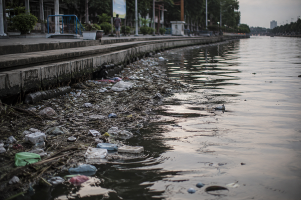 Surabaya Jadi Percontohan Nasional dalam Upaya Kurangi Sampah Plastik ke Laut