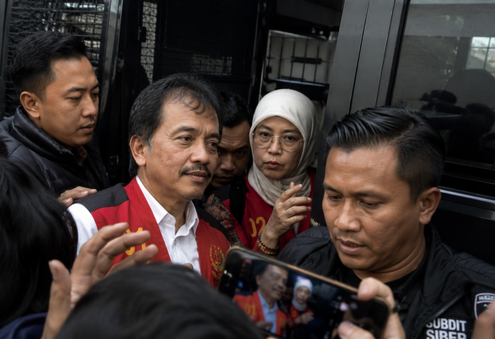 Roy Suryo dan Dokter Tifa Jalani Pemeriksaan Kesehatan di RS Polri Usai Ditahan