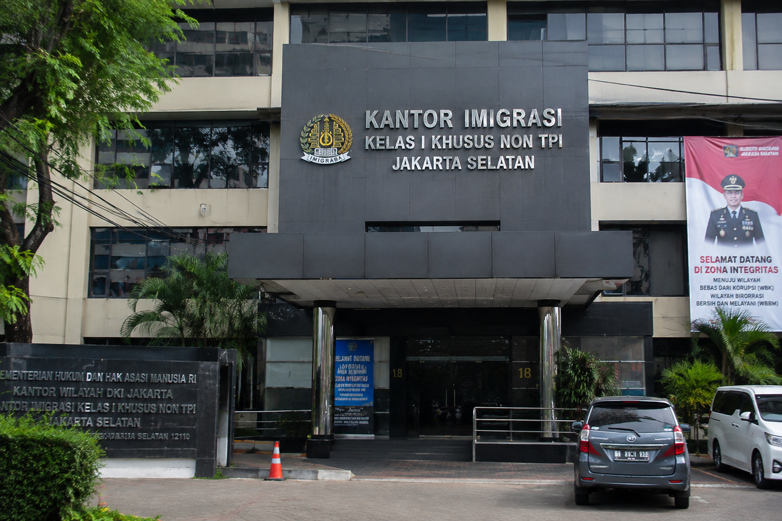 Kantor Imigrasi Kelas I Khusus Non-TPI Digeledah KPK